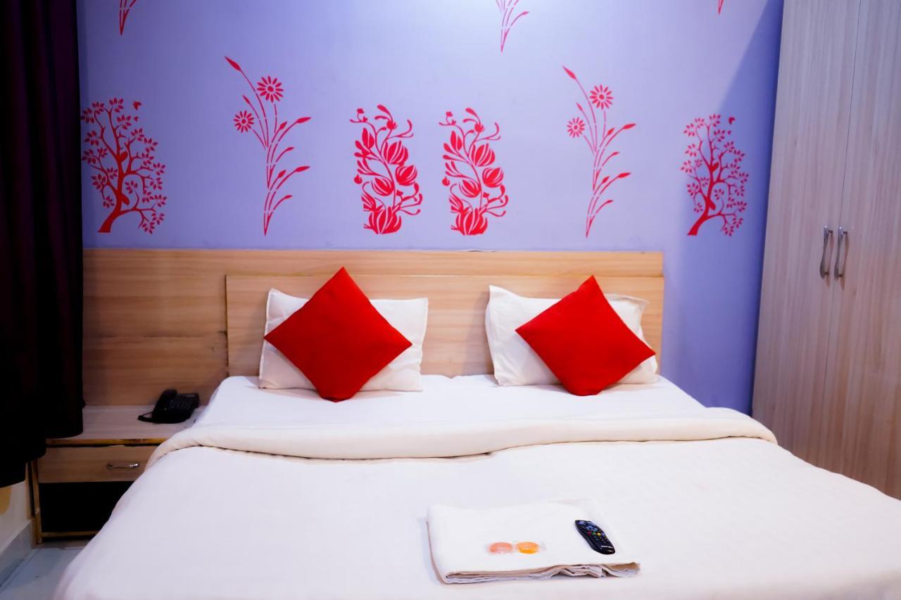 Rose Inn- Near Sector 8 Metro Station Hotel New Delhi
