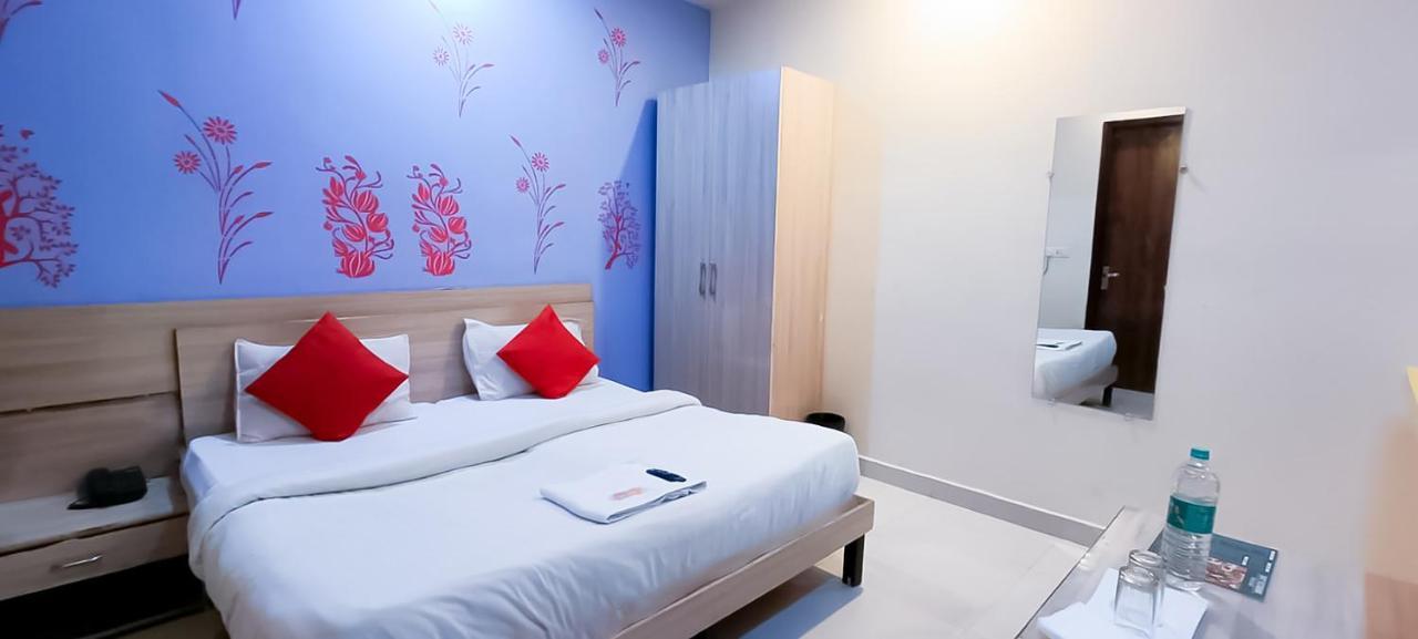 Hotel Rose Inn- Near Sector 8 Metro Station 3*