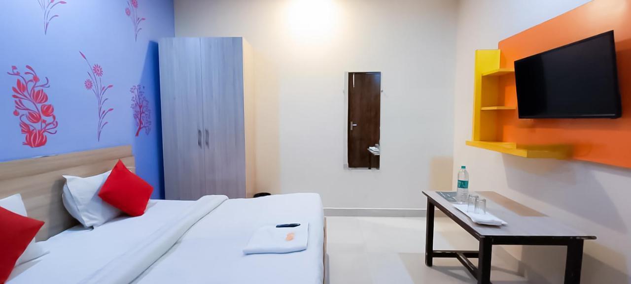 Rose Inn- Near Sector 8 Metro Station Hotel New Delhi