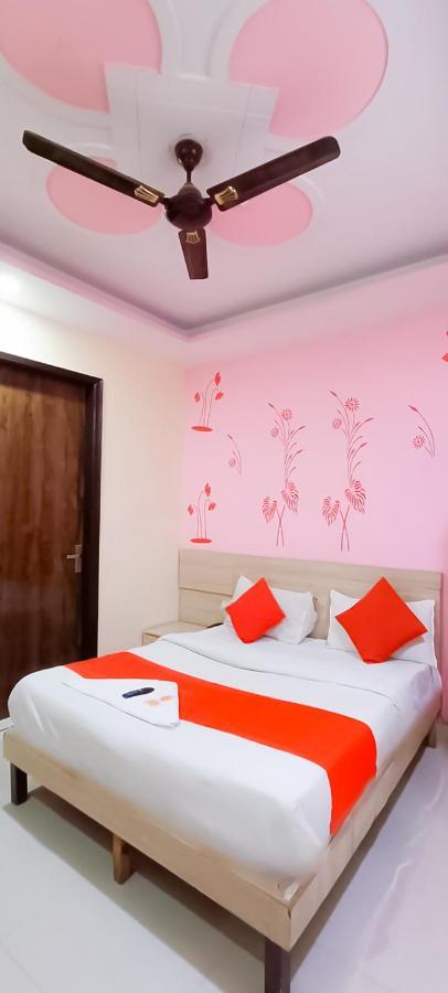 Hotel Rose Inn- Near Sector 8 Metro Station 3*