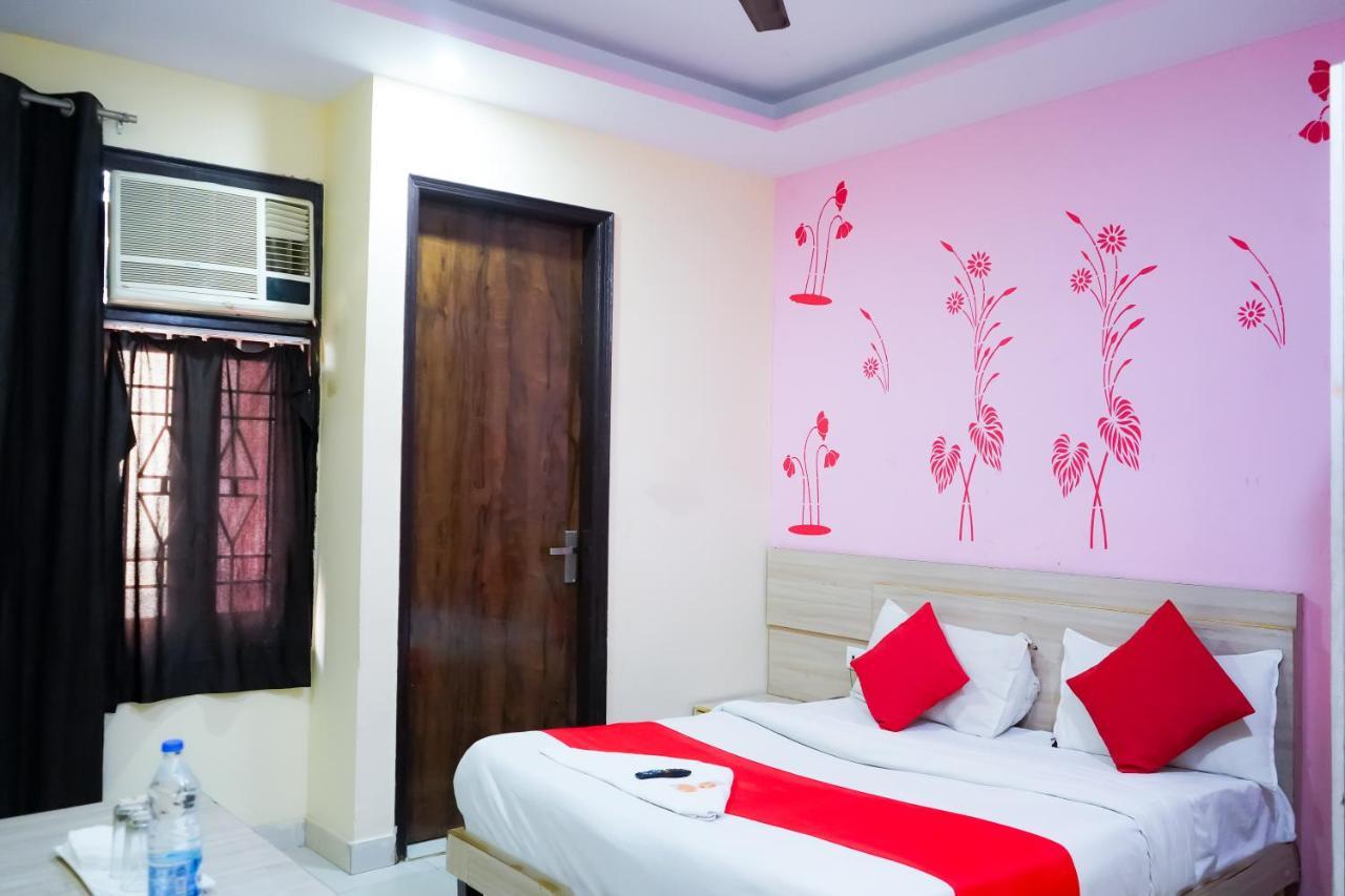 Hotel Hotel Rose Inn- Near Sector 8 Metro Station New Delhi